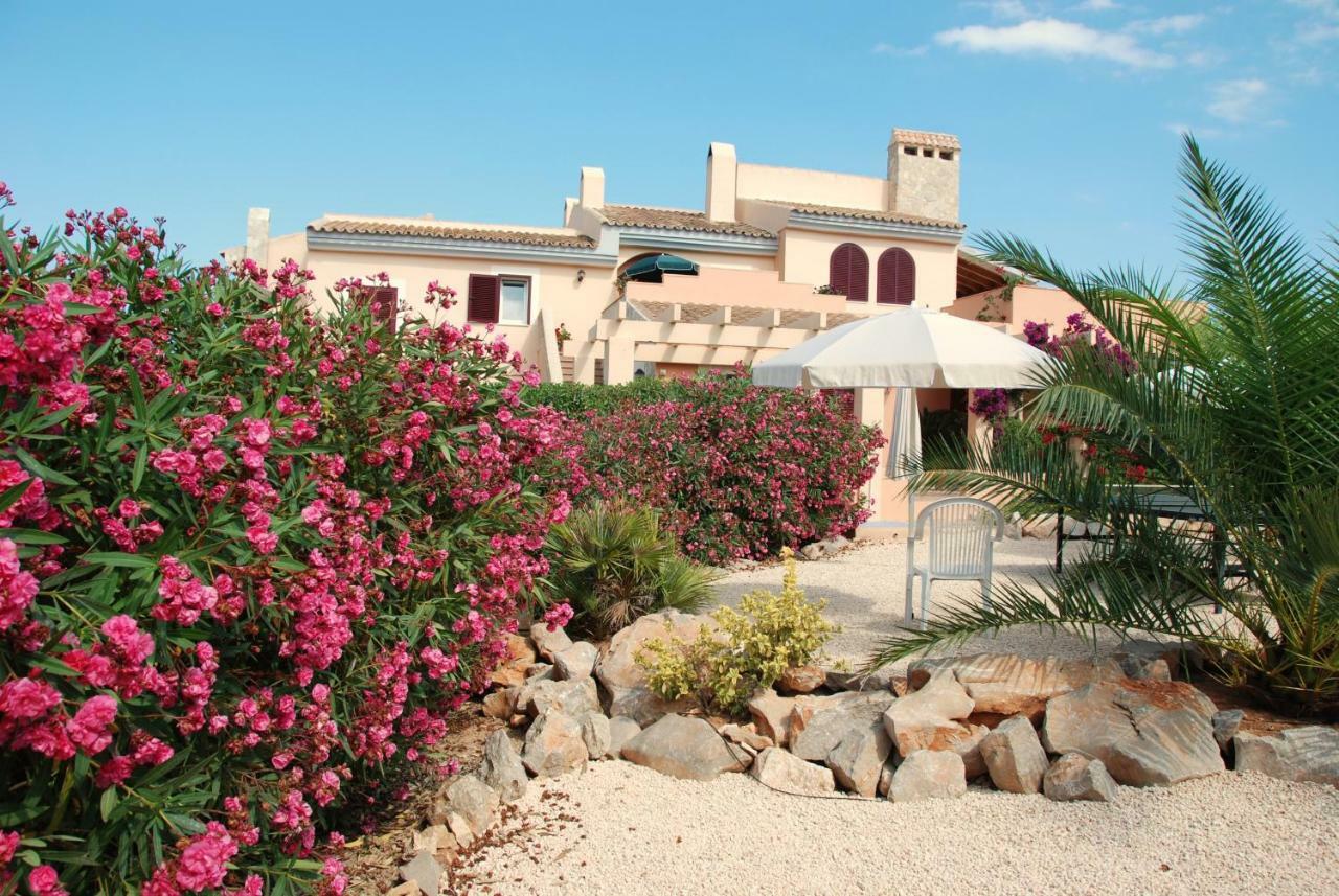 Residencial Playa Mar Lejlighed Cala Mandia  Eksteriør billede